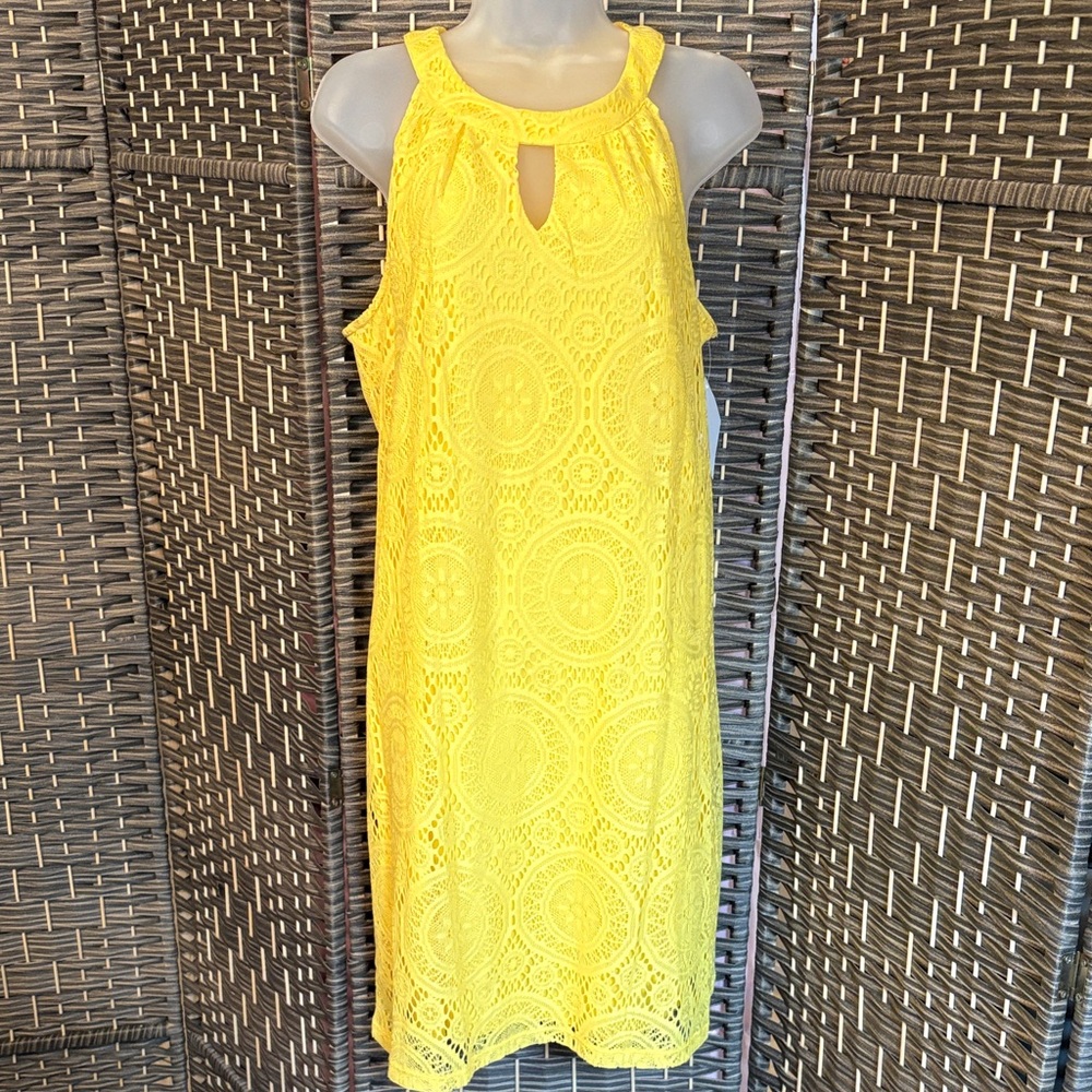 Bright Yellow Lace Sleeveless Women's Dress